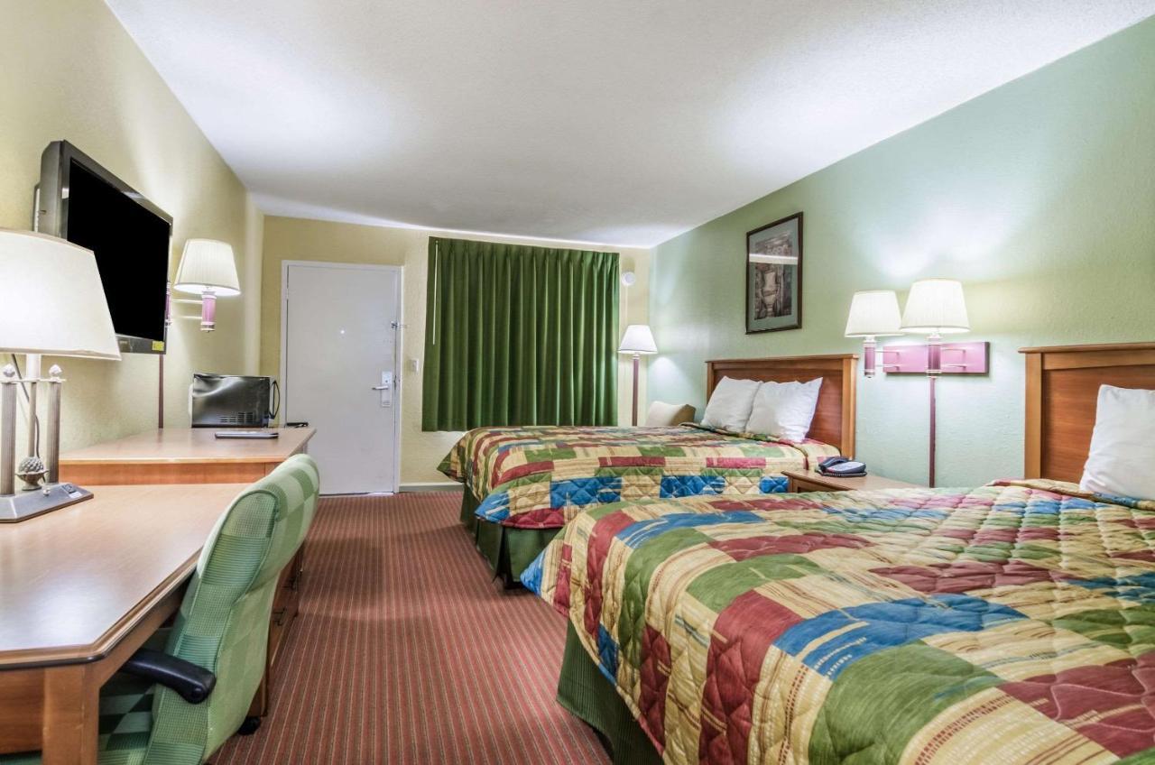 Regency Inn Concordia 外观 照片