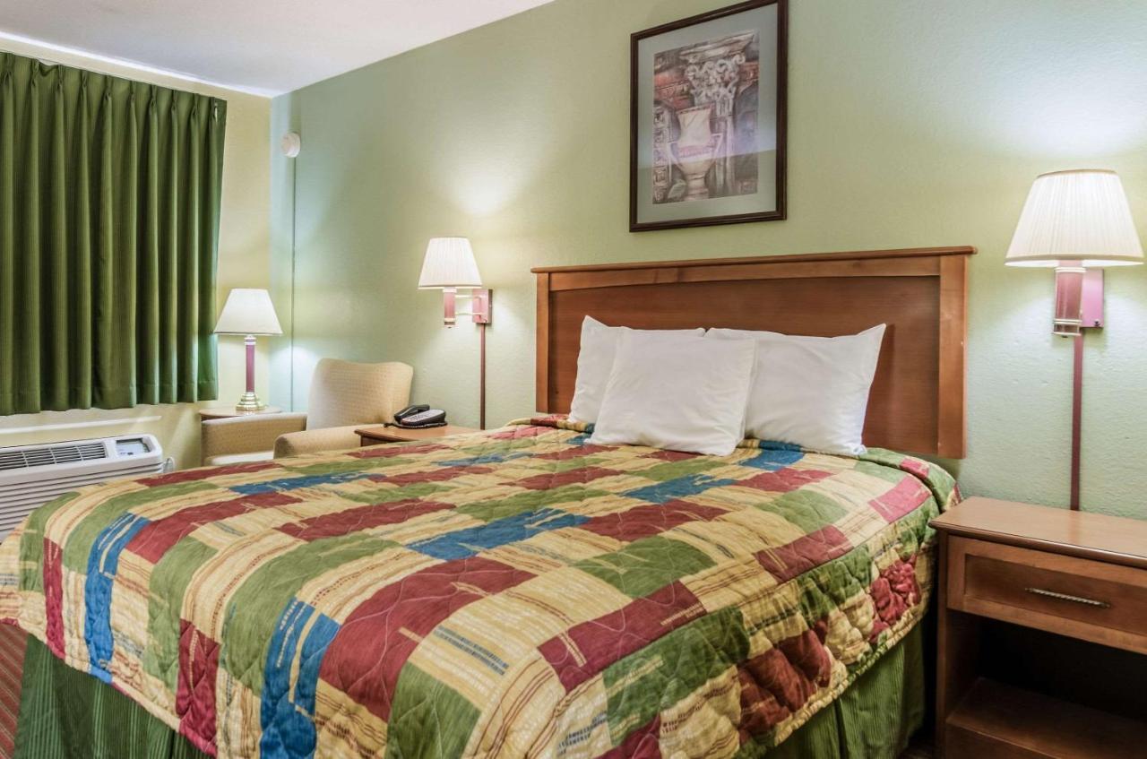 Regency Inn Concordia 外观 照片