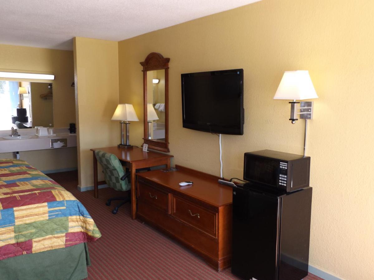 Regency Inn Concordia 外观 照片